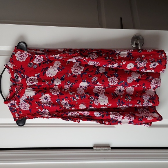 Torrid size 2 sleeveless top/blouse is red w/flower print - Picture 1 of 11